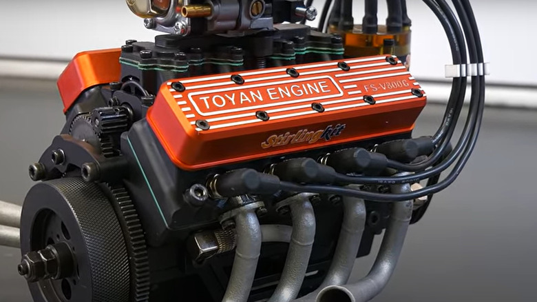 Close-up of Toyan V8 1:10-scale engine valve cover and manifold