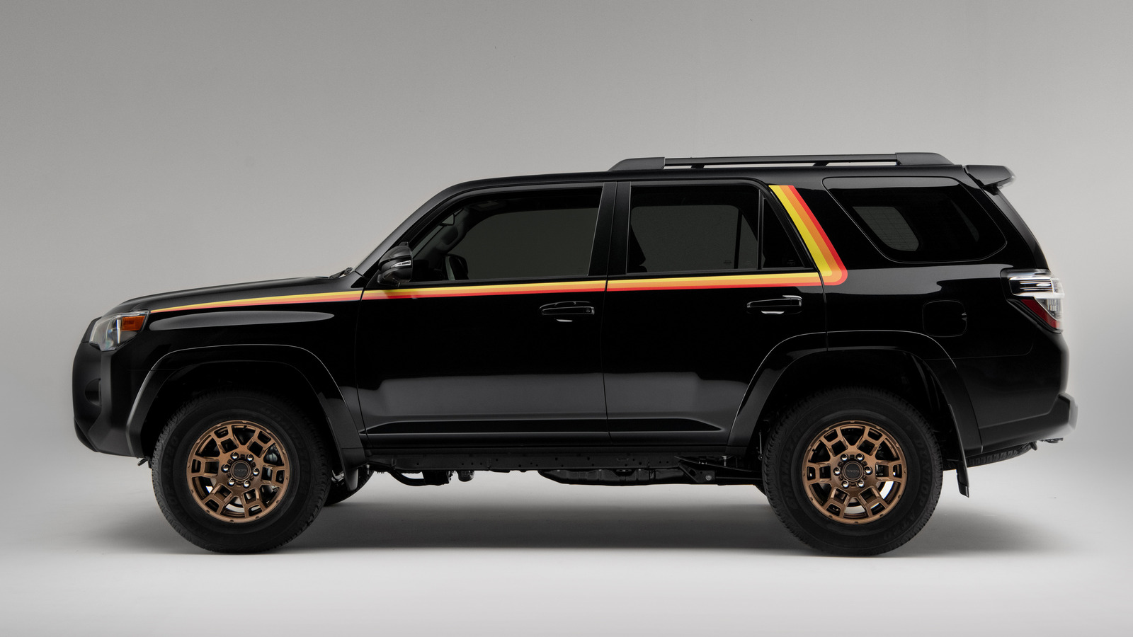 Toyota 4Runner Vs. Lexus GX: Which Is The Better Off-Roader?