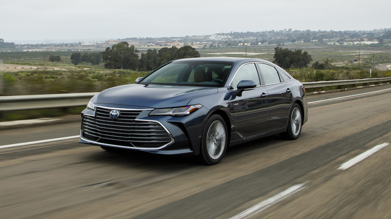 2019 Toyota Avalon Hybrid Limited 22