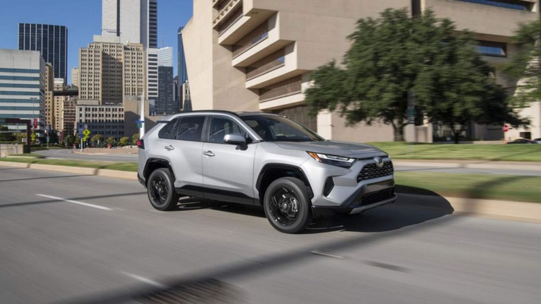 toyota 2022 RAV4 SE Hybrid