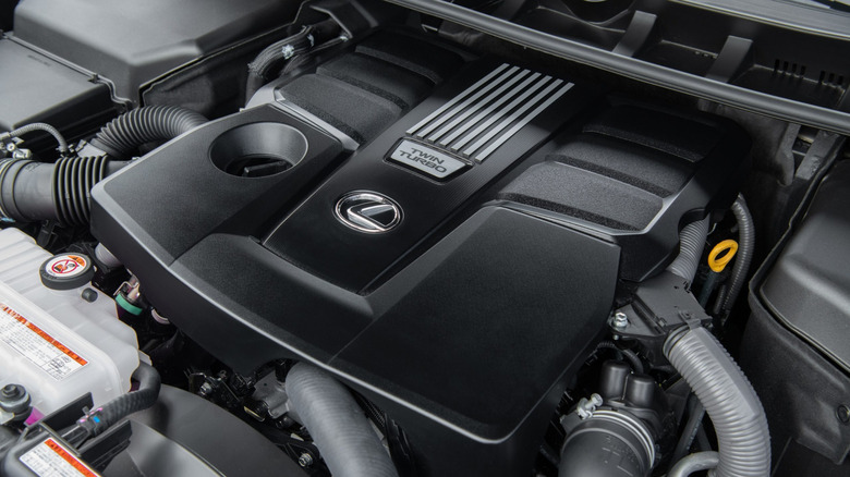 Lexus LX600 engine bay