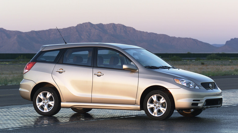 2003 Toyota Matrix parked side view