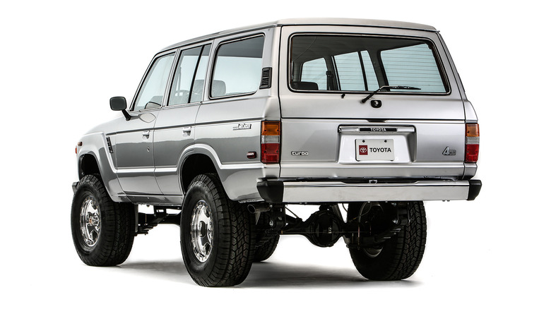 Rear 3/4 view of Turbo Trail Cruiser