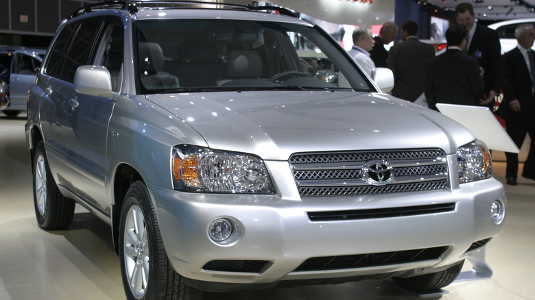 2005 Toyota Highlander Hybrid front end