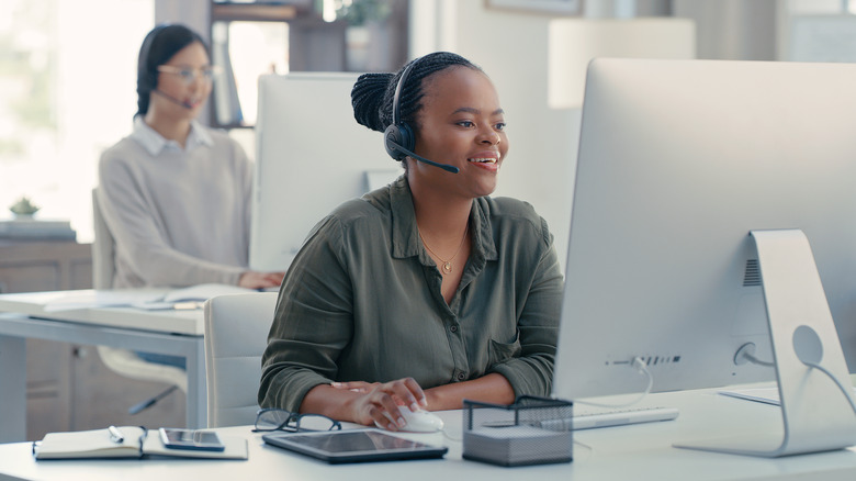 customer support phone operators