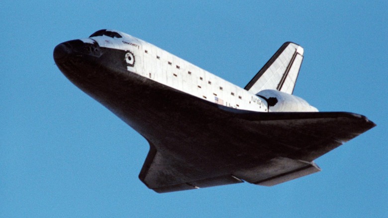 space shuttle discovery landing