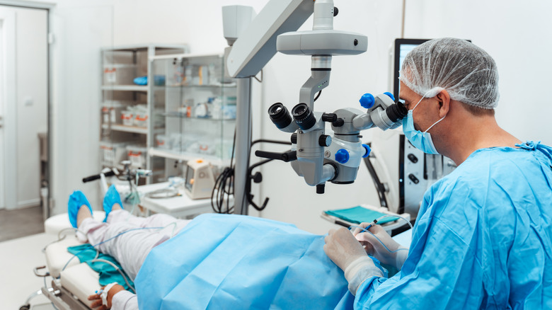eye surgery doctor