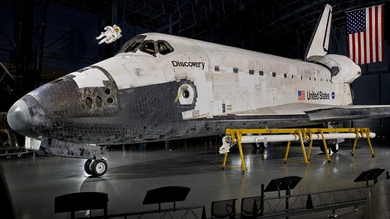 space shuttle discovery museum