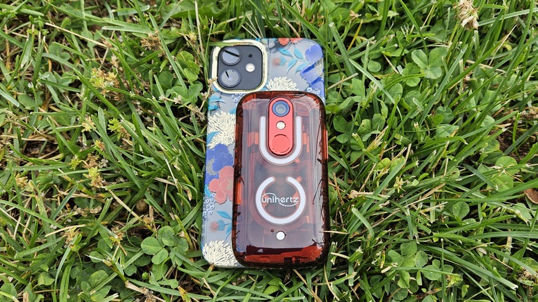 Unihertz Jelly Star on top of an iPhone 12 Mini