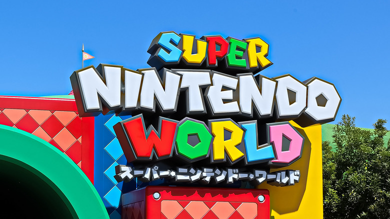 Super Nintendo World sign