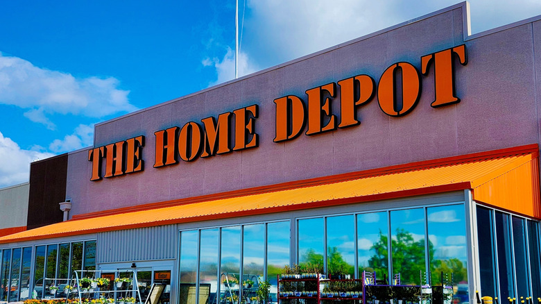 The front of a Home Depot store.