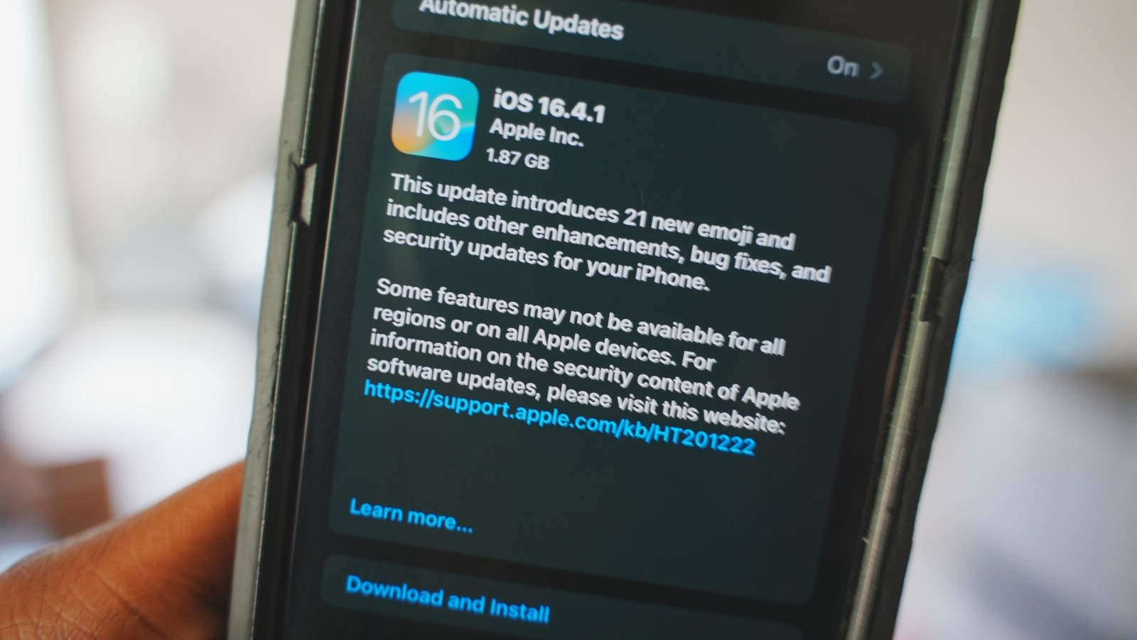Urgent iPhone Update: Why Installing iOS 16.4.1 Is So Important – SlashGear