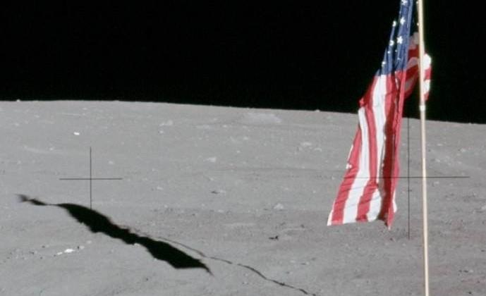 2D9814691-apollo-12-flag-shadow.blocks_desktop_large