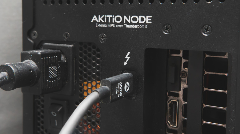 USB C cable in external GPU