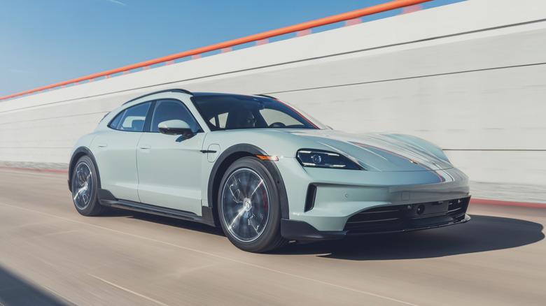 Porsche Taycan 4S Cross Turismo