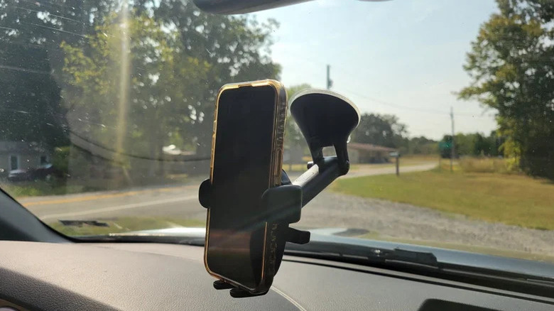 iOttie Easy One Touch 6 Phone Holder in use