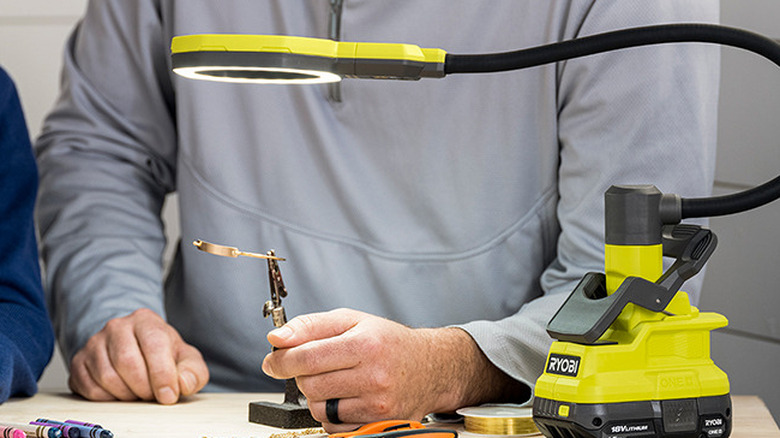 Ryobi magnifying clamp light