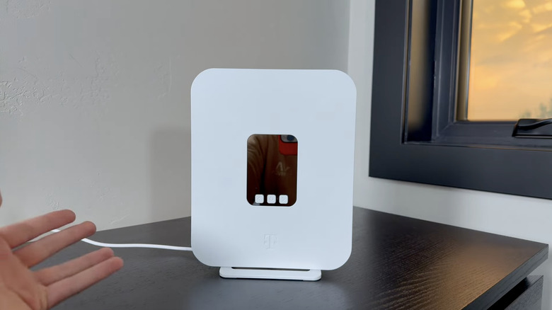 T-Mobile G4AR 5G gateway