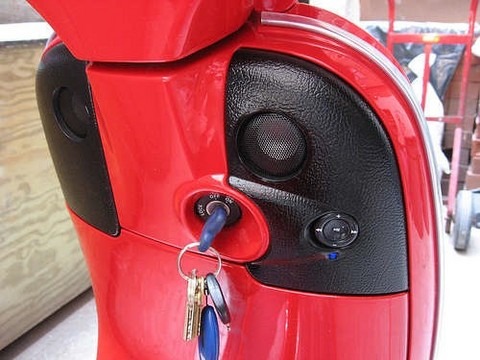 Vespa speaker mod