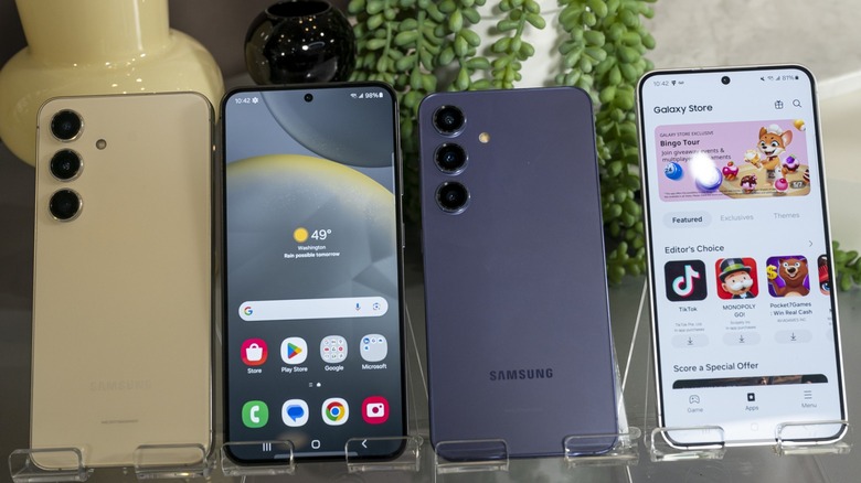 Samsung S24 phones on display
