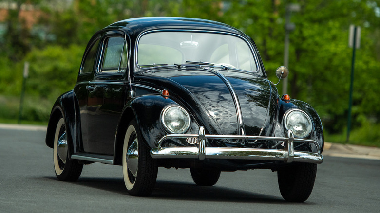 Front 3/4 view of 1964 Volkswagen Beetle