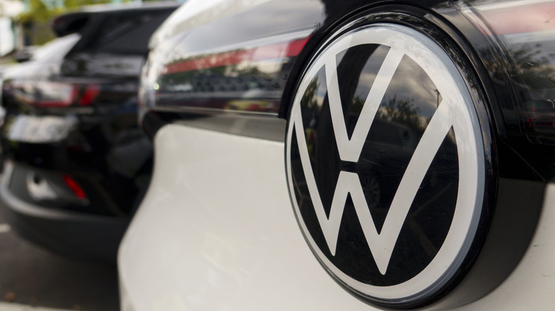 volkswagen vehicles with logo