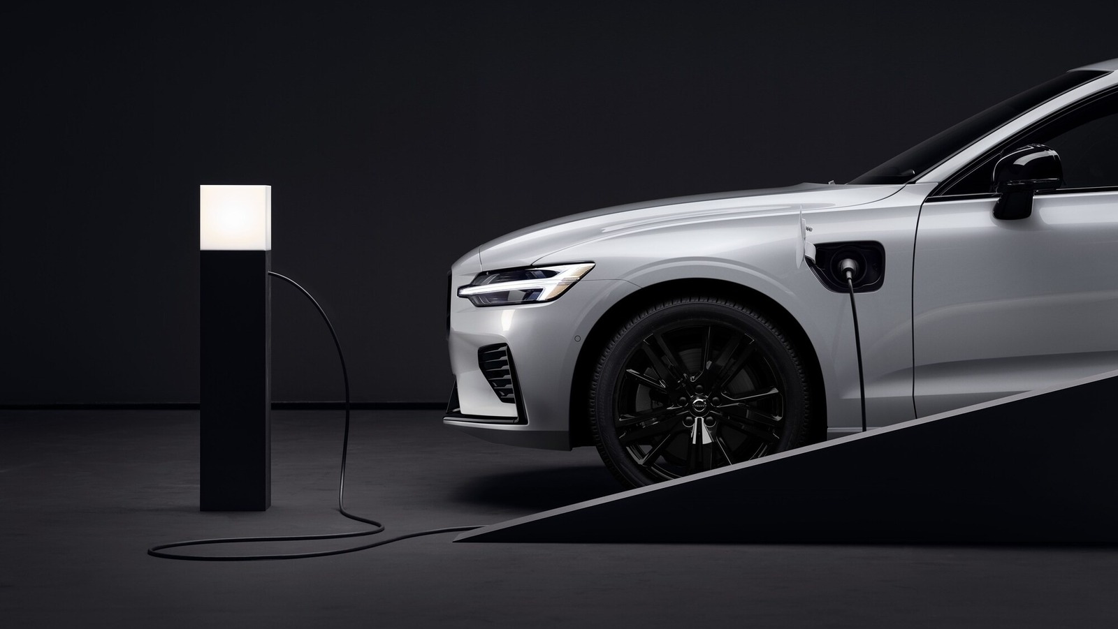 Volvo revela 2022 S60 Black Version em números limitados