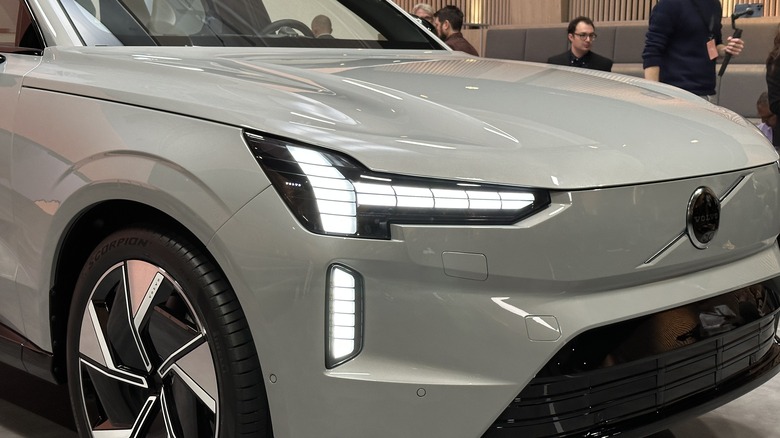 Volvo EX90