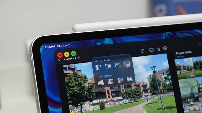 iPadOS 26 window tile layout menu