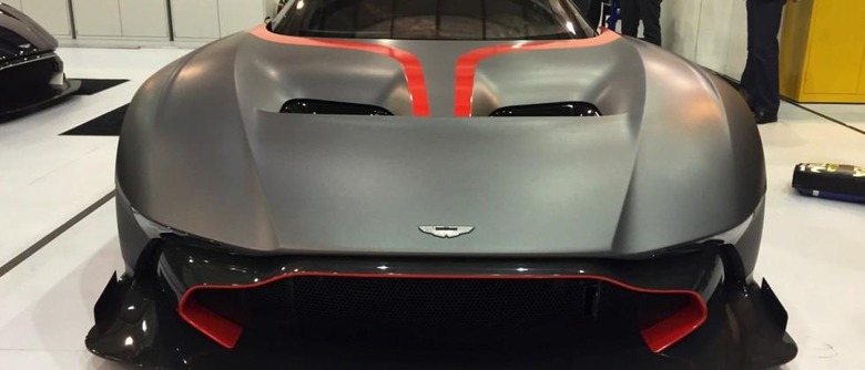 slashgear_aston_martin_vulcan_IMG_4772