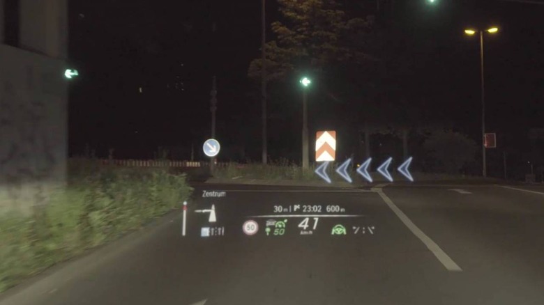 Watch The 2021 Mercedes-Benz S-Class' Augmented Reality HUD In