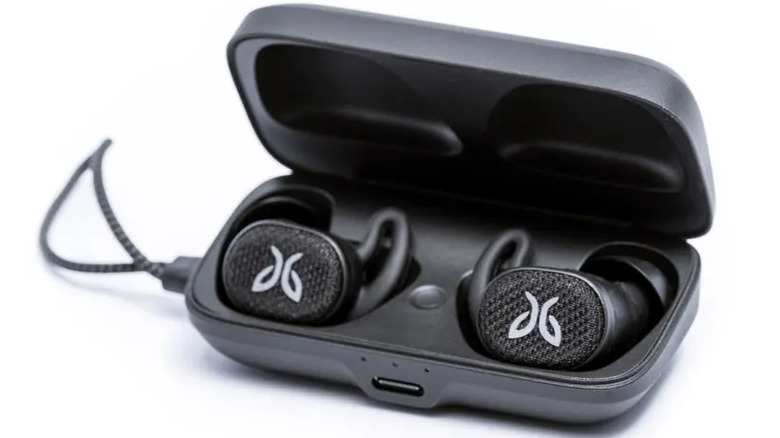 Jaybird Vista 2 with case