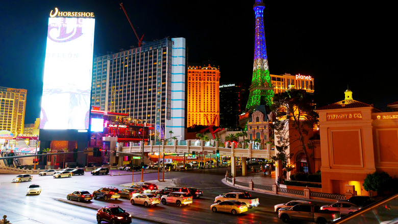 las vegas strip traffic at night