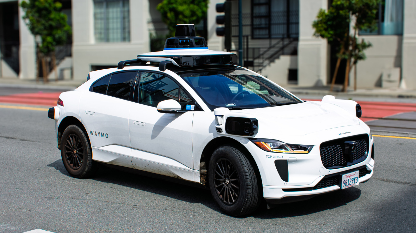 Waymo's Self-Driving Taxis Seemingly Go Off The Rails In San Francisco