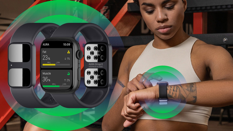 Woman using Aura Strap 2