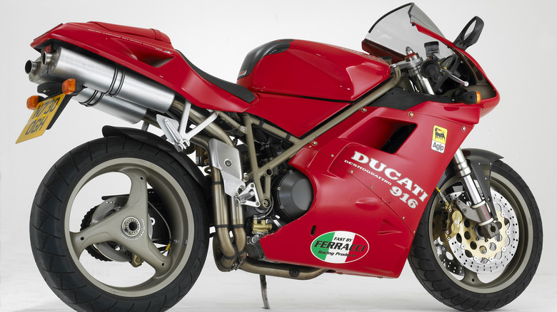 ducati 916 ferracci racing motorcycle red