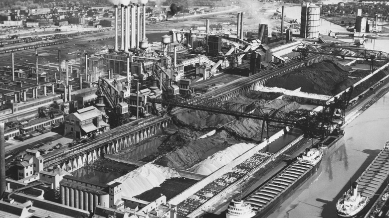 Aerial view of Ford River Rouge plant in 1947