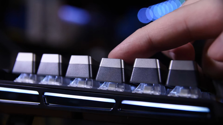 A finger on optical key switch