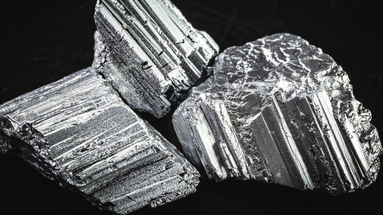 Rare earth neodymium stone, the world's strongest magnetic ore used in the technology industry