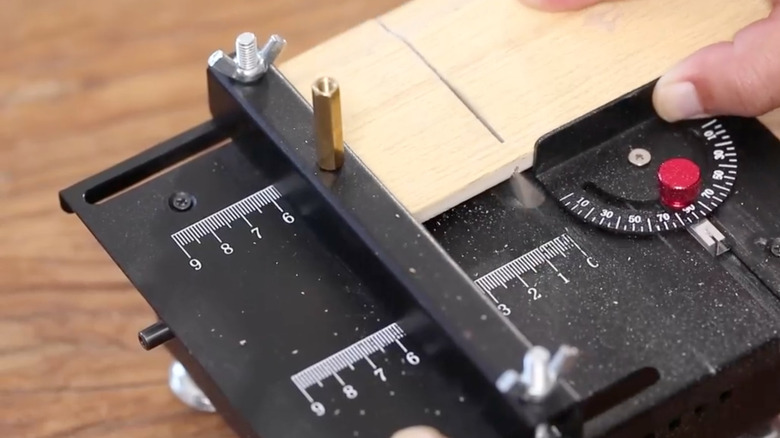 Saker mini table saw