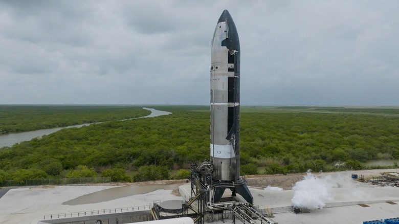 SpaceX Starship on the launch pad