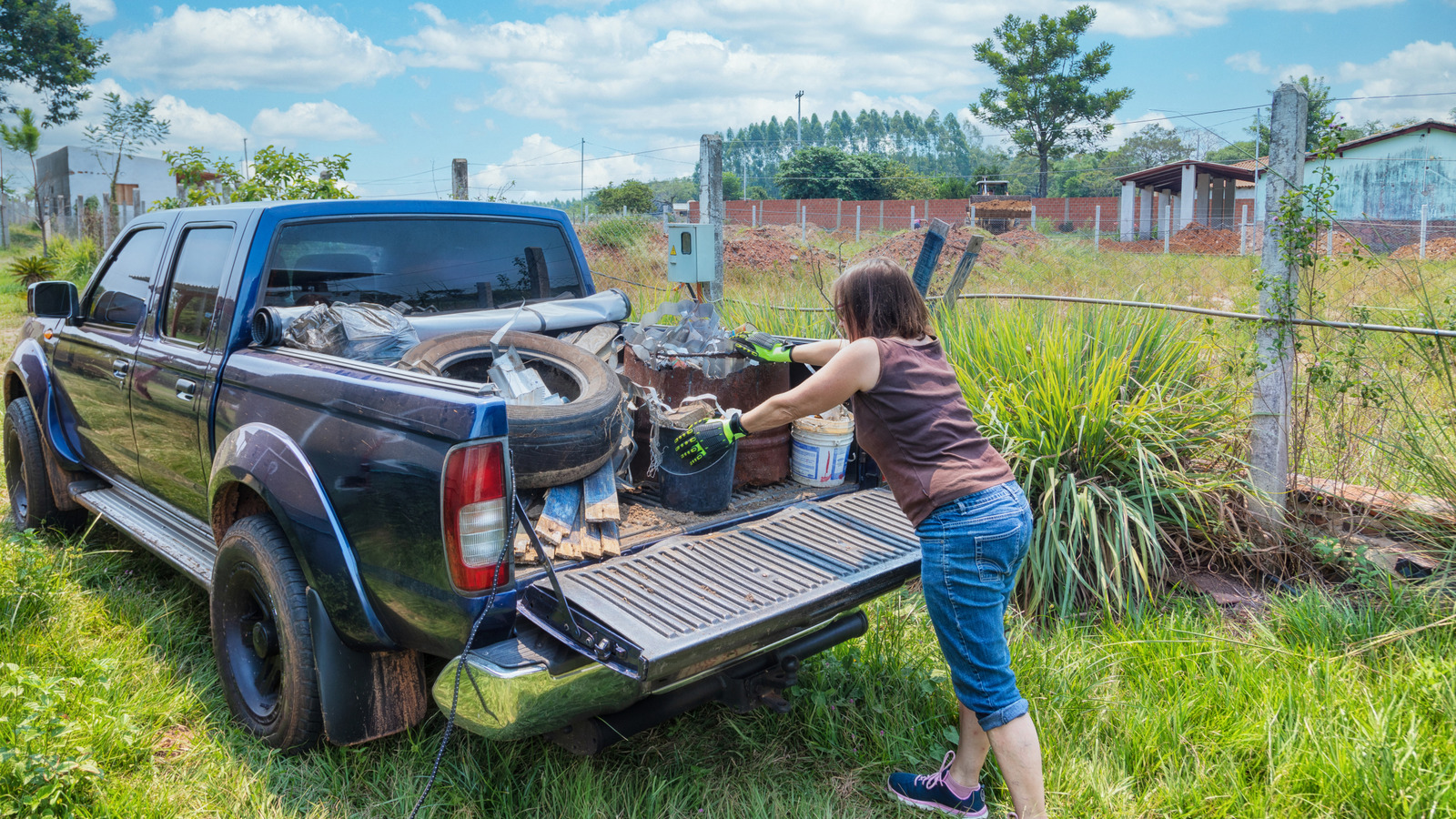 What Counts As 'Unsecured Cargo' In A Pickup Truck? Here's What To Know