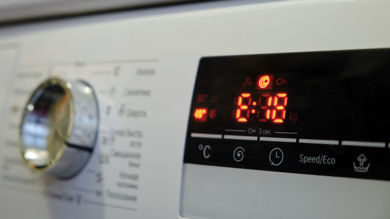 The settings display on a washing machine