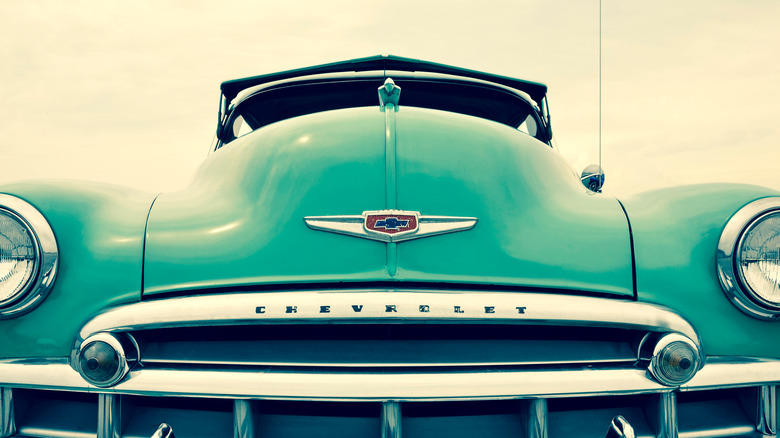 Close shot of front view of 1949-52 Chevrolet Fleetline