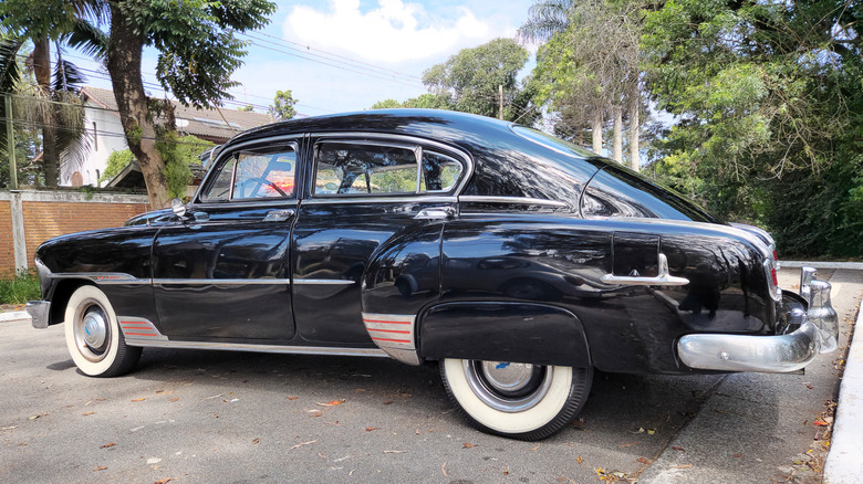 Side view of 1951 Chevrolet Fleetline 4-door showing fastback roofline