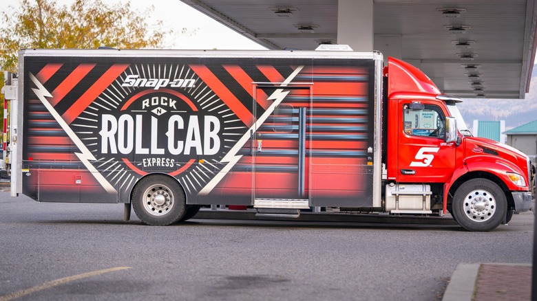 A Snap-On Tools truck sporting a special Rock-N-Roll Cab Express livery.