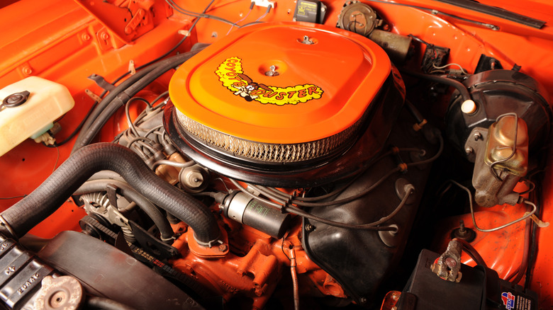 Plymouth Roadrunner Hemi V8