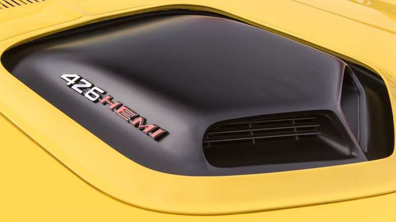 Dodge 426 Hemi hood scoop