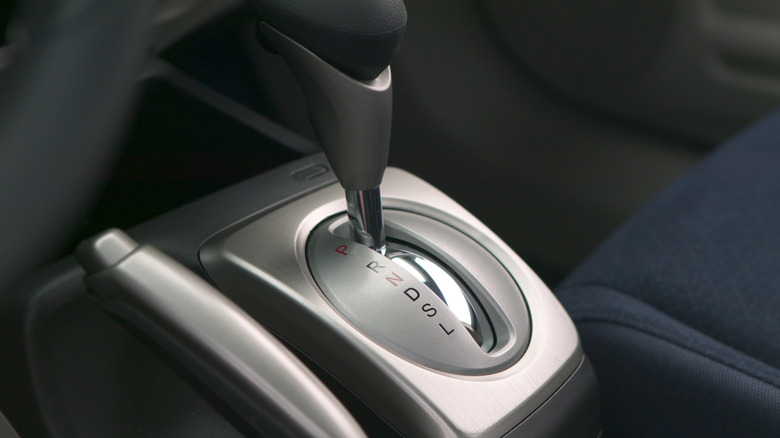 Eighth generation Honda Civic gear selector lever