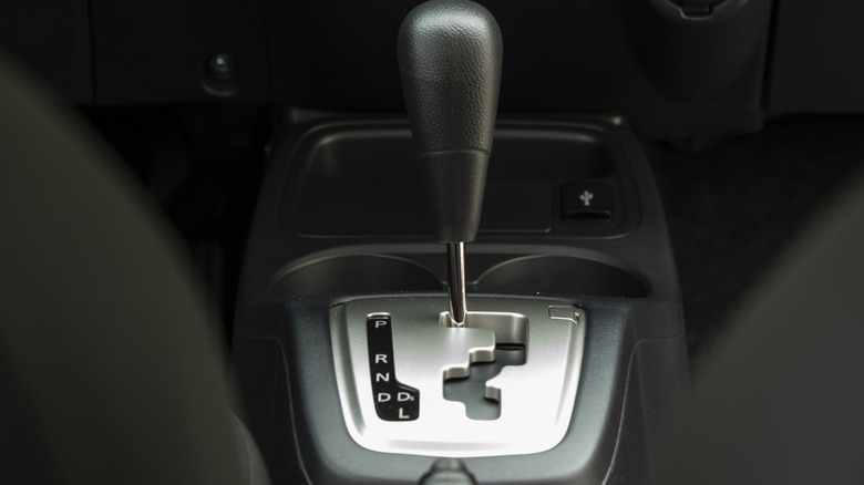 Mitsubishi Mirage G4 gear shift lever